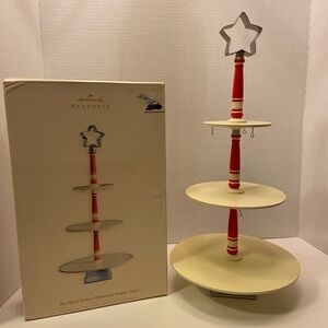 2006 Hallmark Keepsake The Merry Bakers Ornament Display Stand